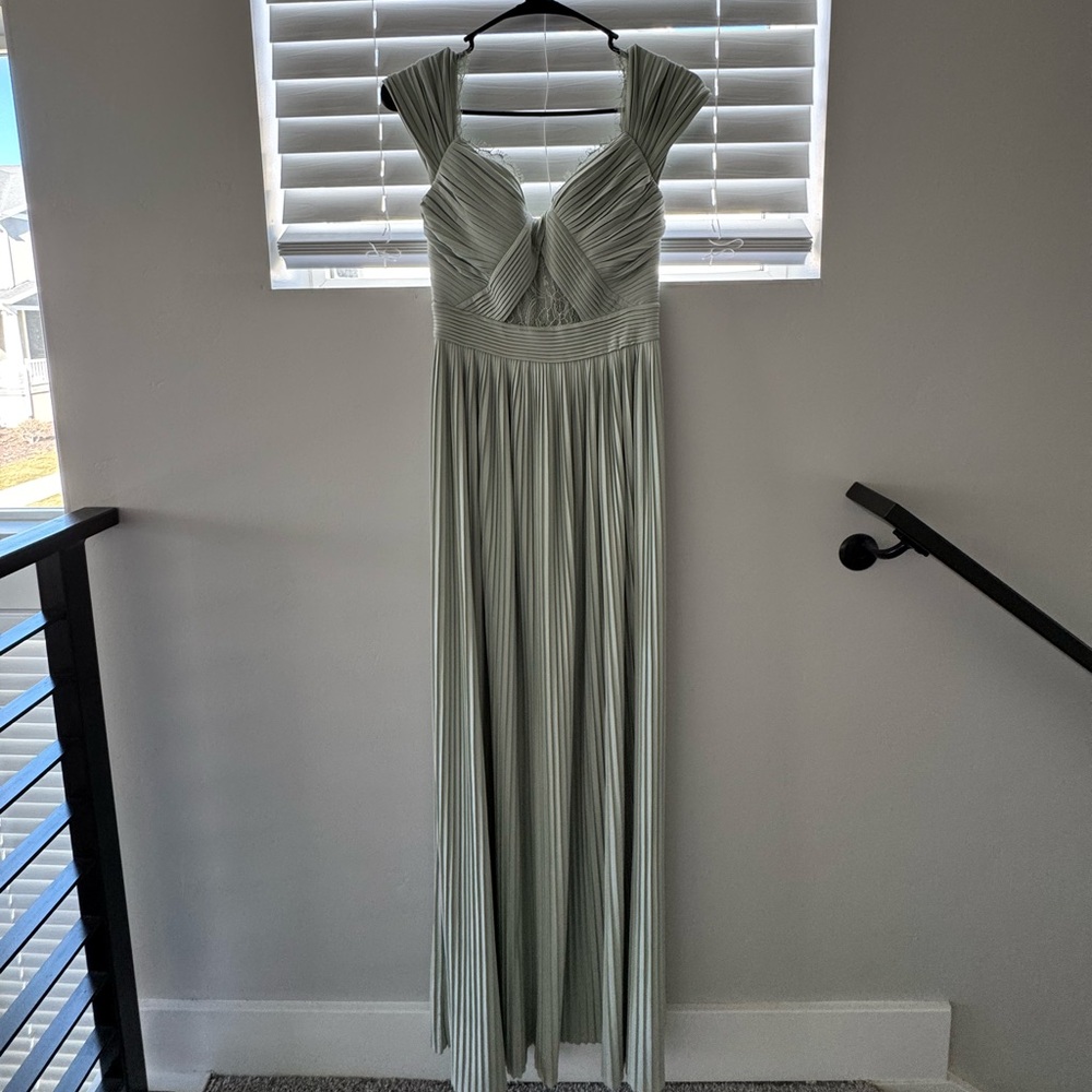 Elegant Green Evening Gown